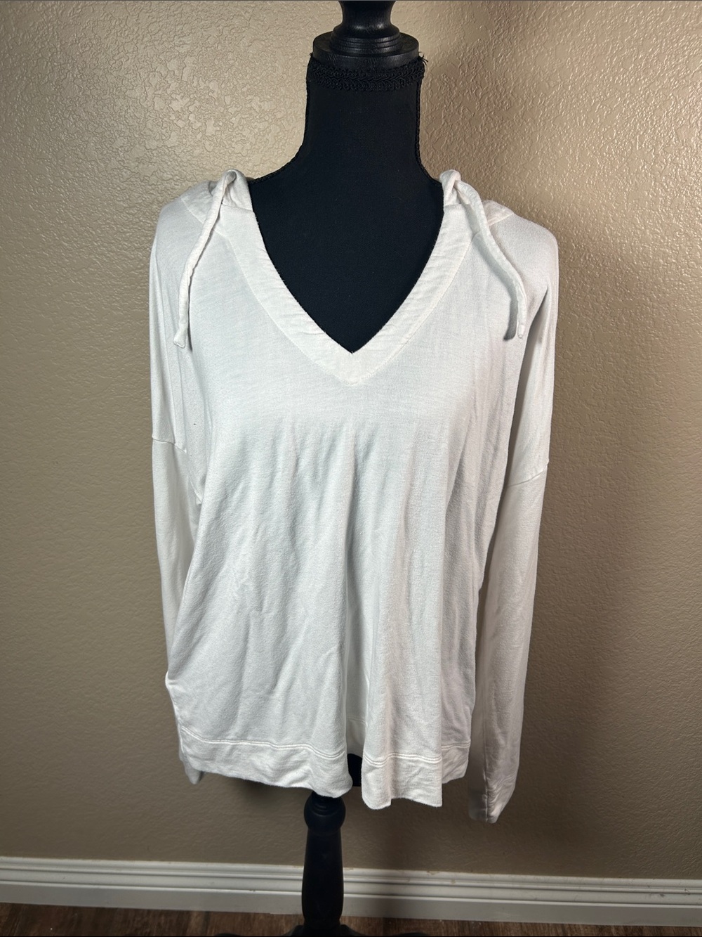 Tommy Bahama White V-Neck Hoodie Pullover Size L